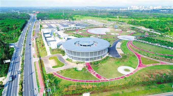 位于文昌龙楼镇的文昌航天主题乐园(航天科普中心).
